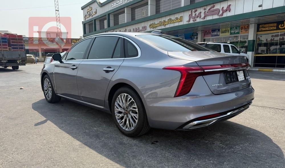 Hongqi Ousado